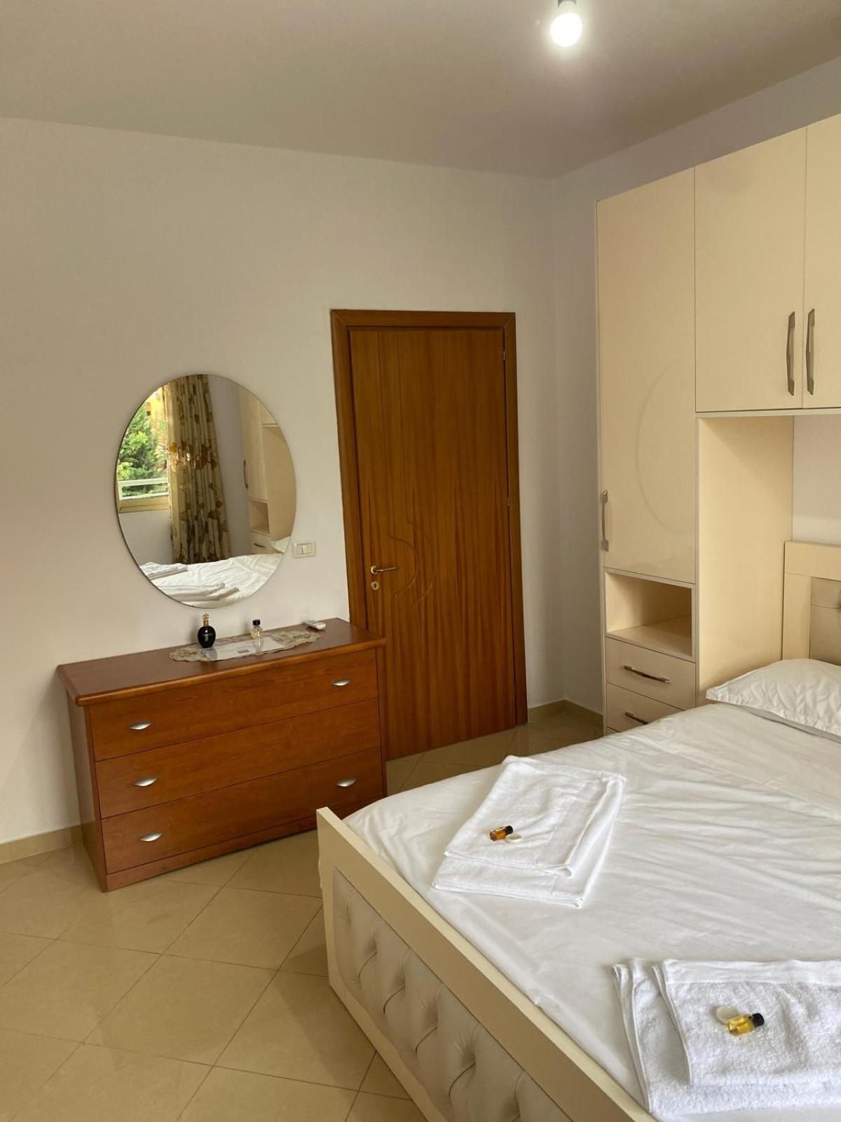 Ferienwohnung Emily House Fier Exterior foto
