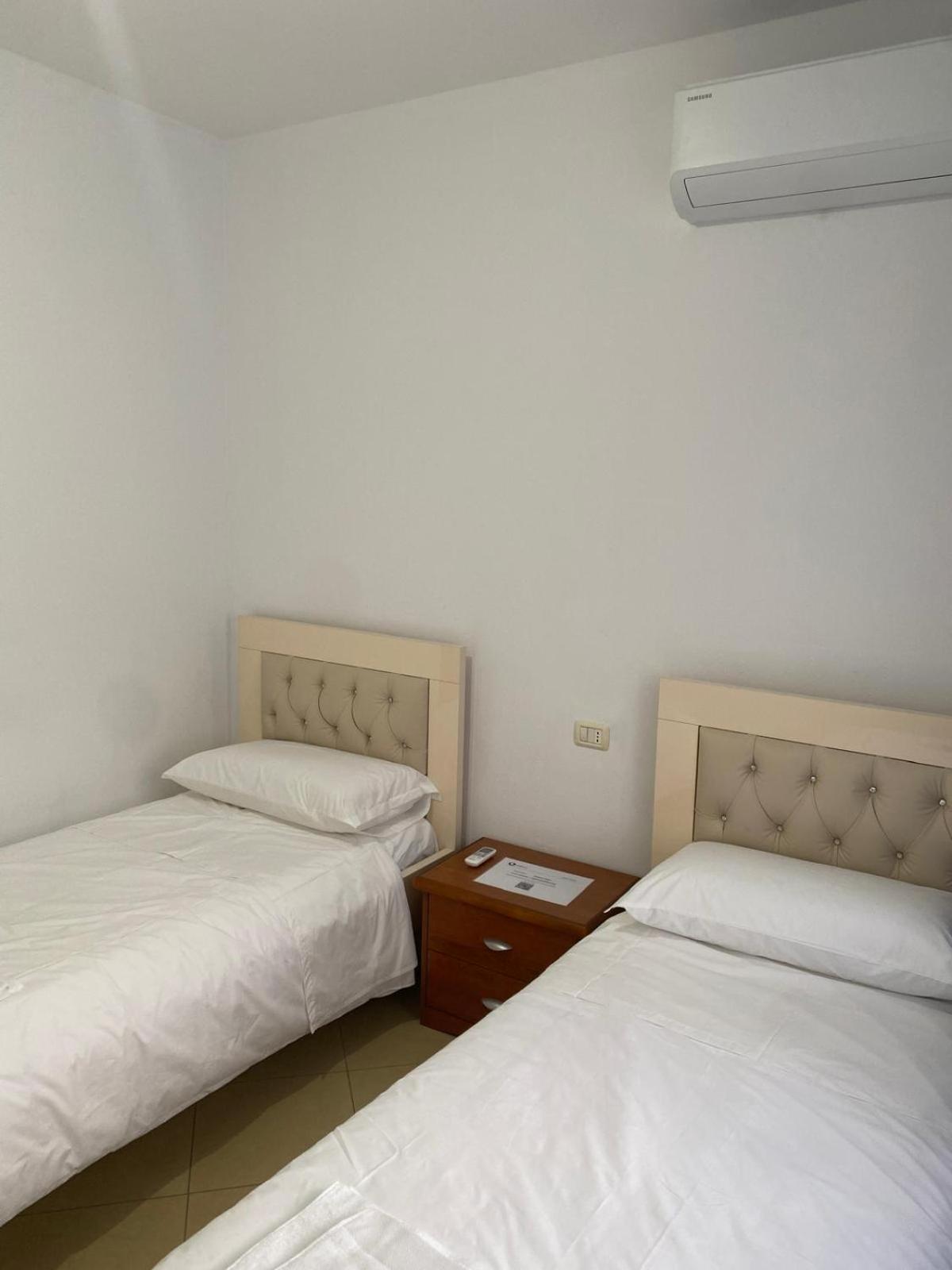 Ferienwohnung Emily House Fier Exterior foto
